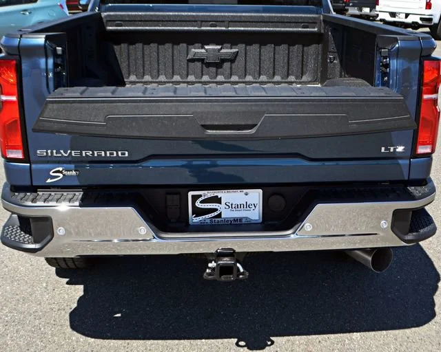 2026 Chevrolet Silverado 2500 HD LTZ - Photo 8