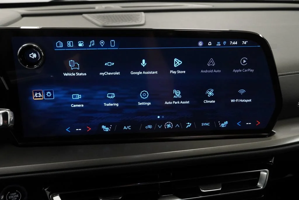 New 2027 Sterling Gray Metallic Chevrolet LT image 17
