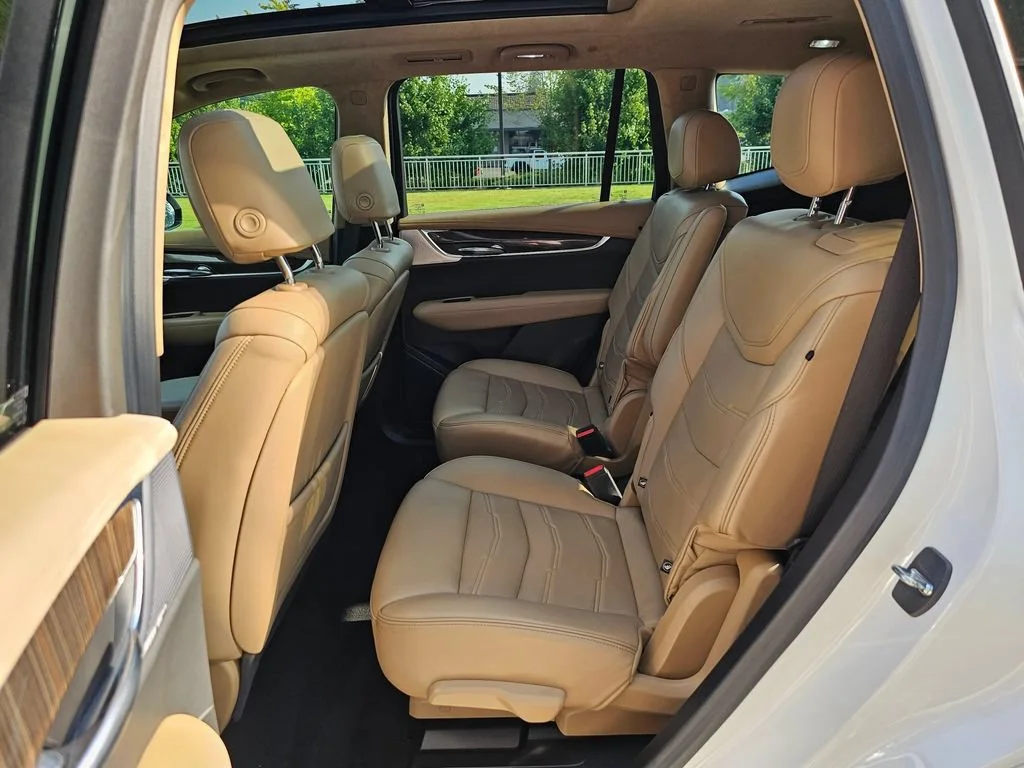 Certified Used 2023 CRYSTAL WHITE TRICOAT Cadillac AWD Sport image 17