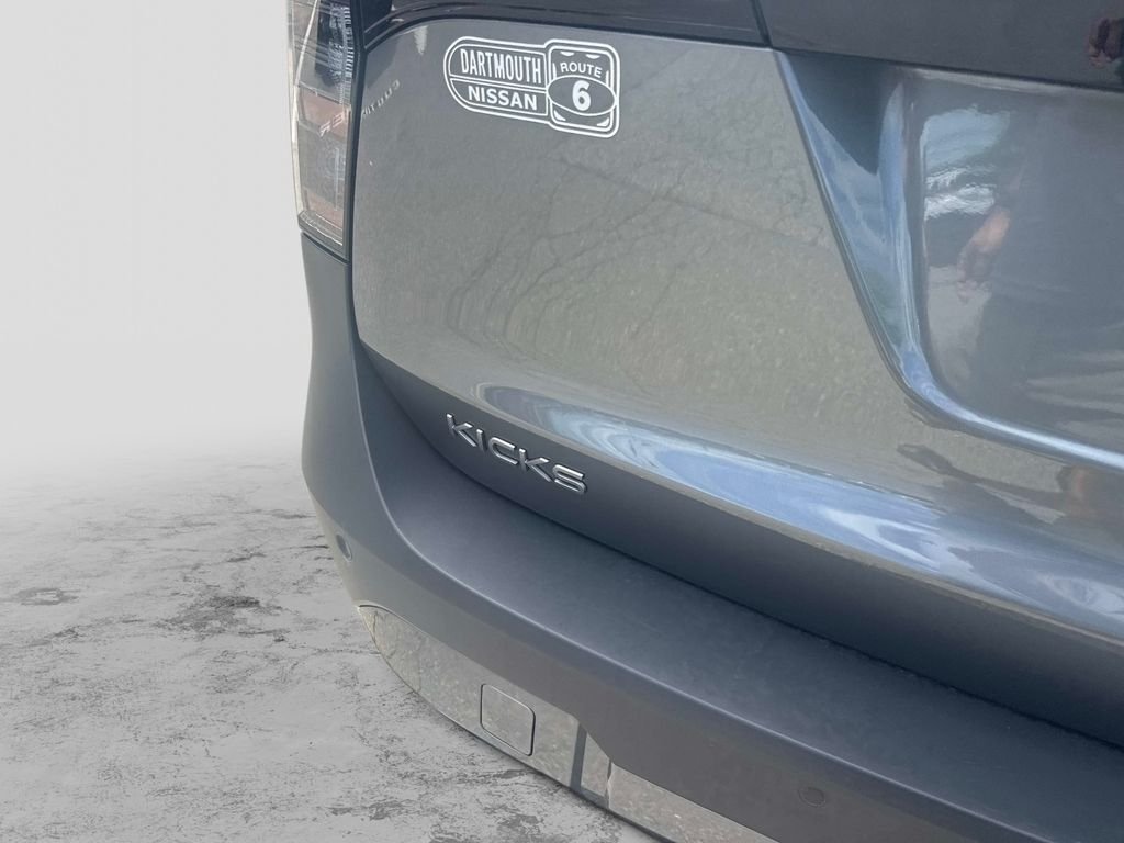 Used 2025 Gray Nissan SV image 5