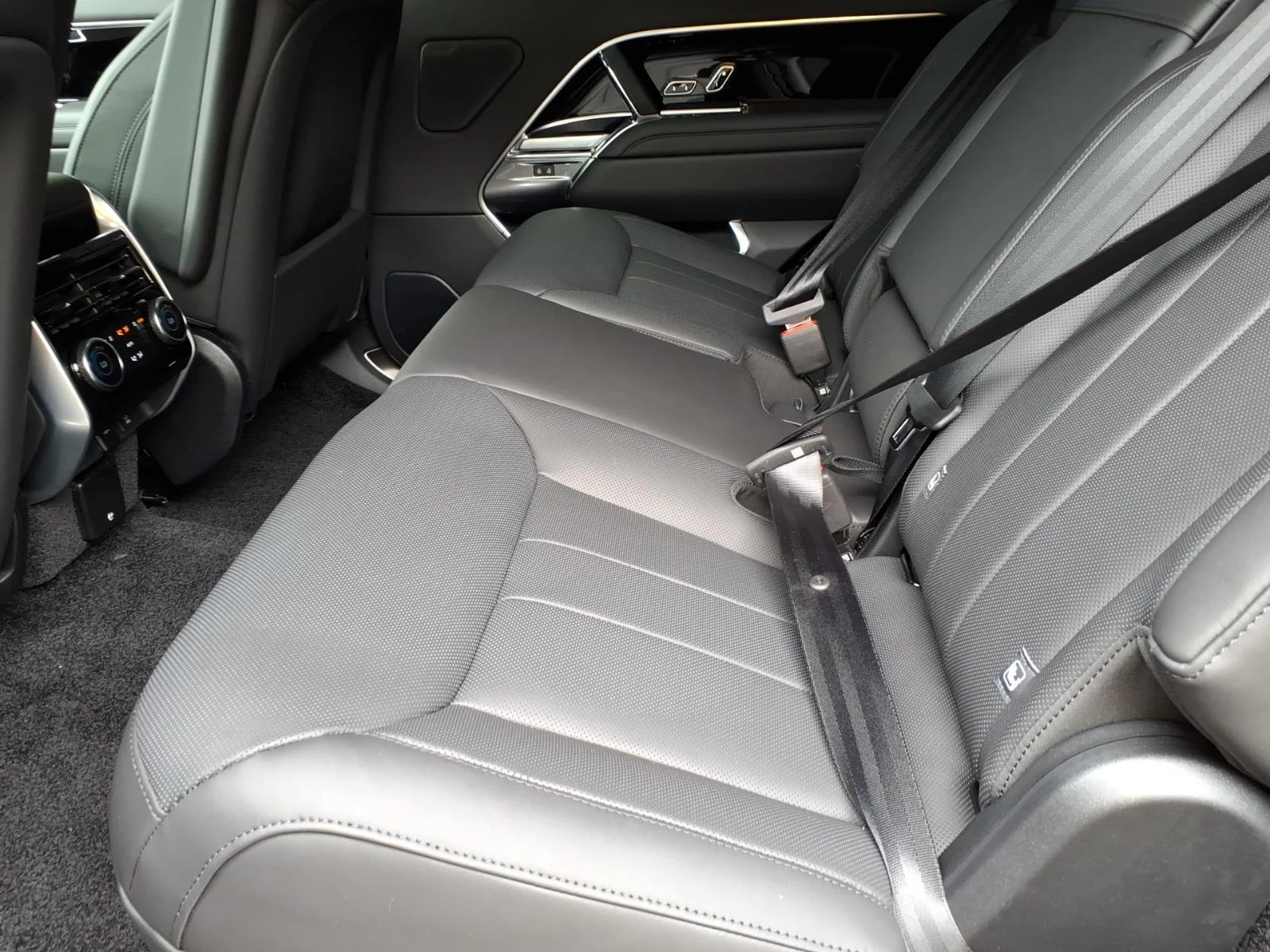 New 2026 Gray Land Rover SE LWB image 5