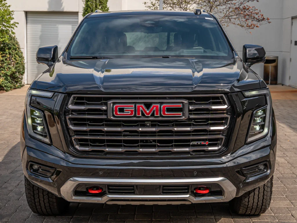 Used 2025 Onyx Black GMC AT4 Ultimate image 2