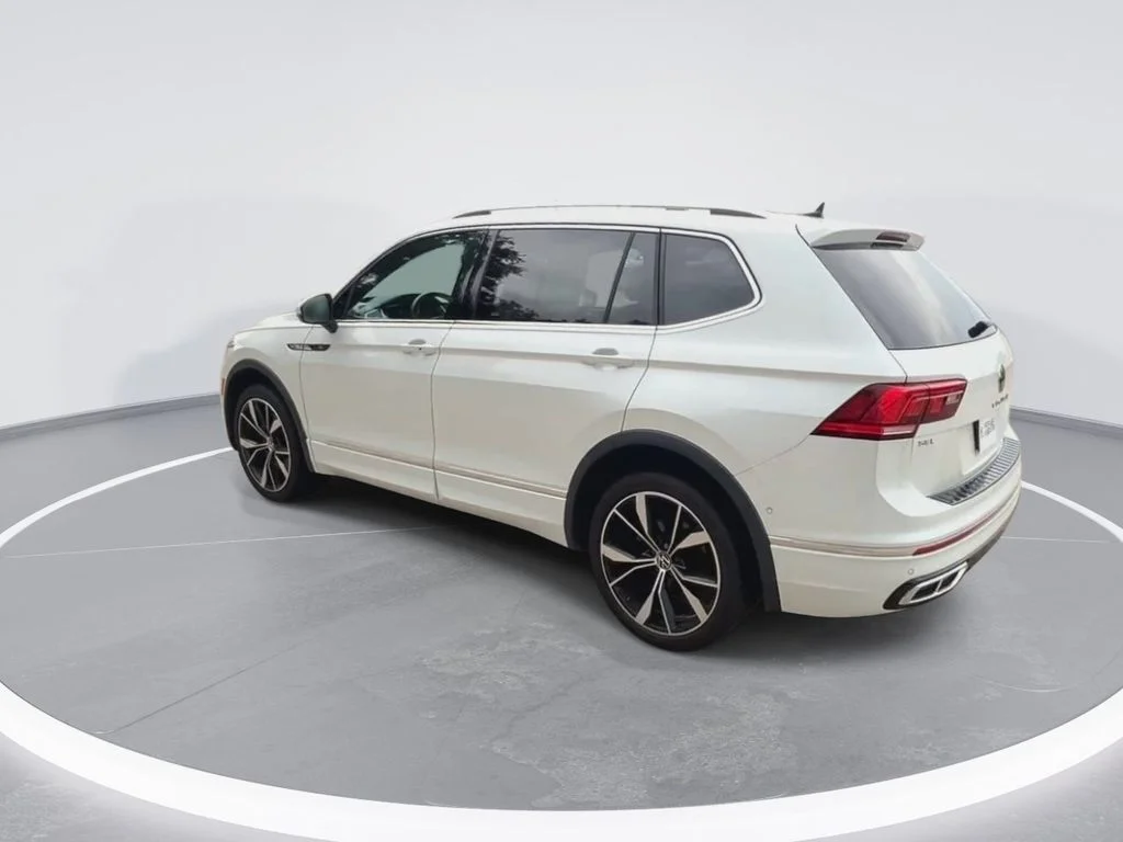 Used 2023 White Volkswagen 2.0T SEL R-Line image 6
