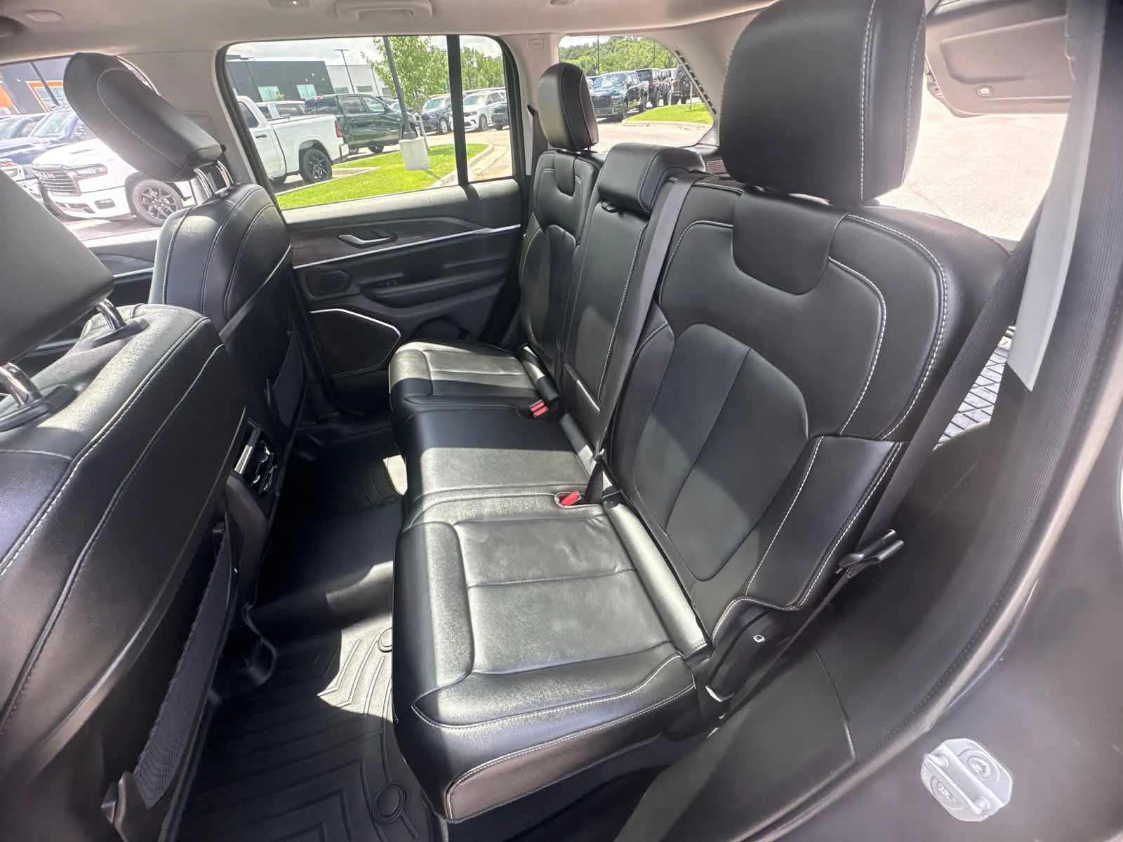 Used 2022 Baltic Gray Metallic Clearcoat Jeep  image 13