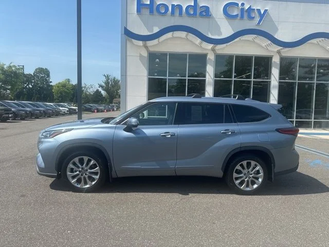 Used 2022 Moon Dust Toyota Limited image 5