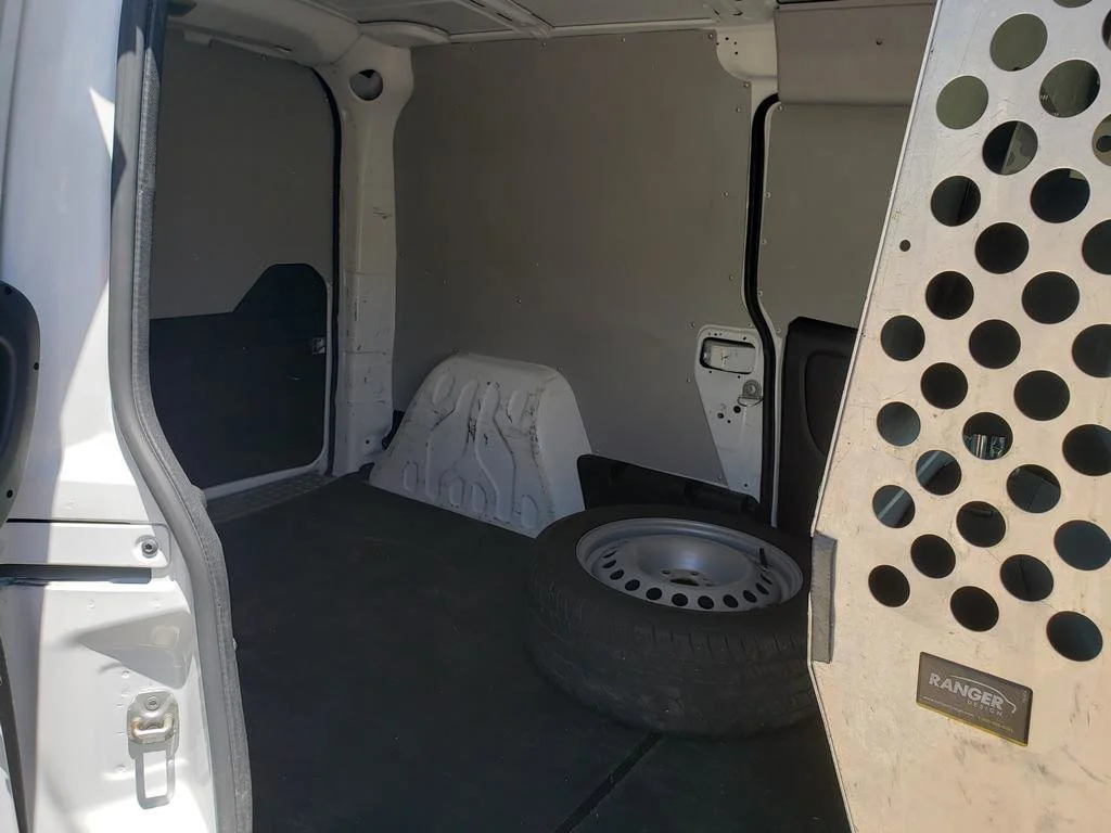 Used 2022 Bright White Ram Tradesman image 11