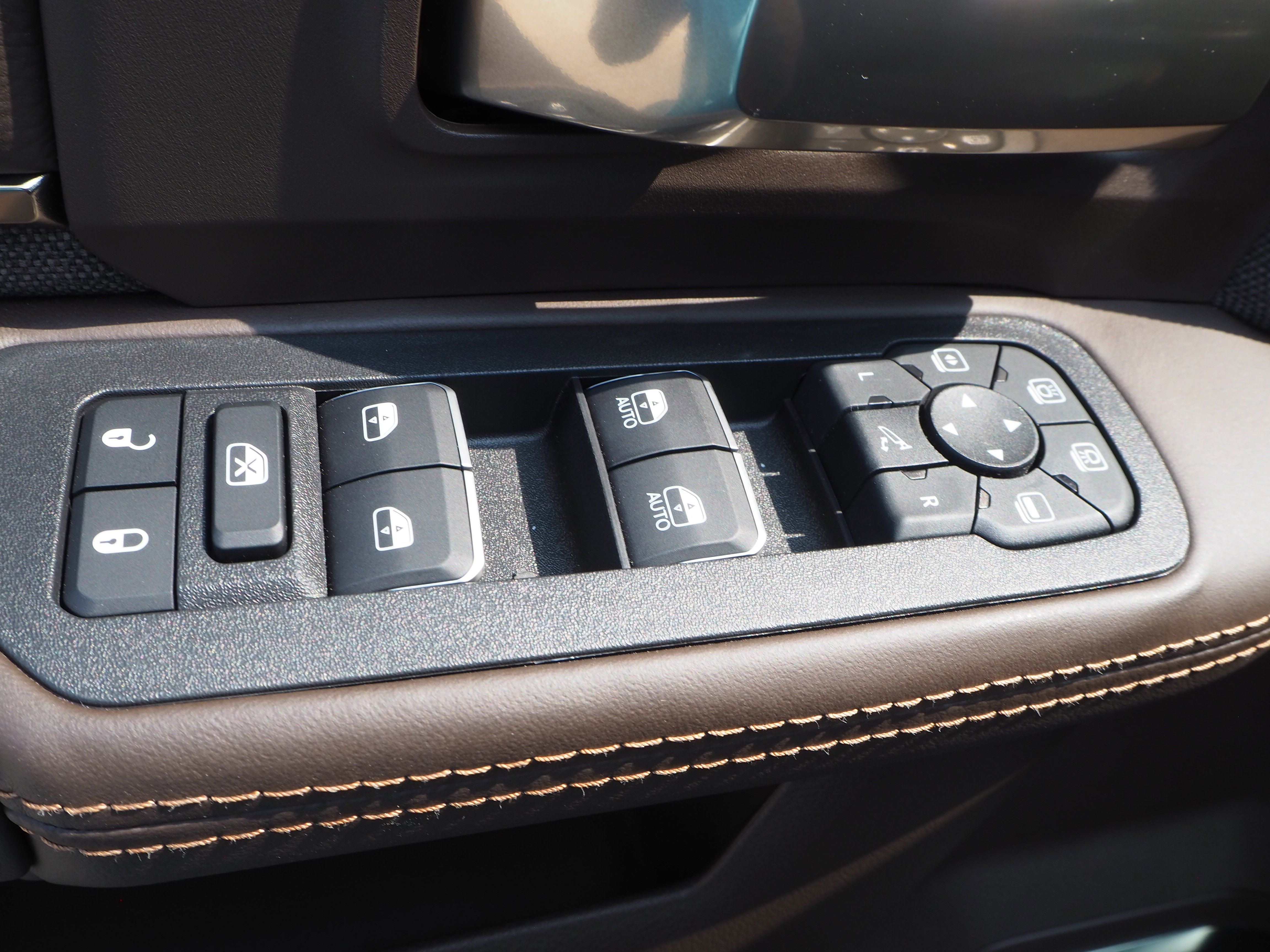 2025 RAM 2500 Limited - Photo 26
