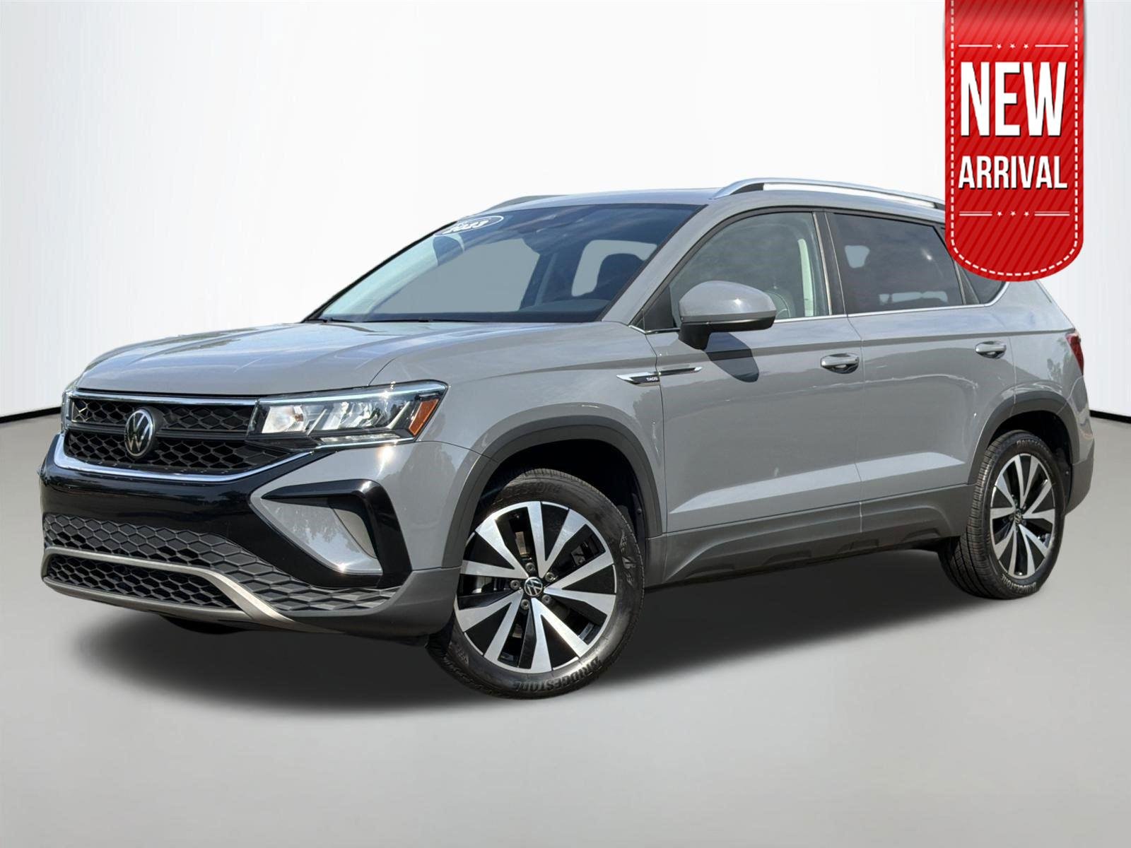 Used 2023 Pure Gray Volkswagen SE image 1