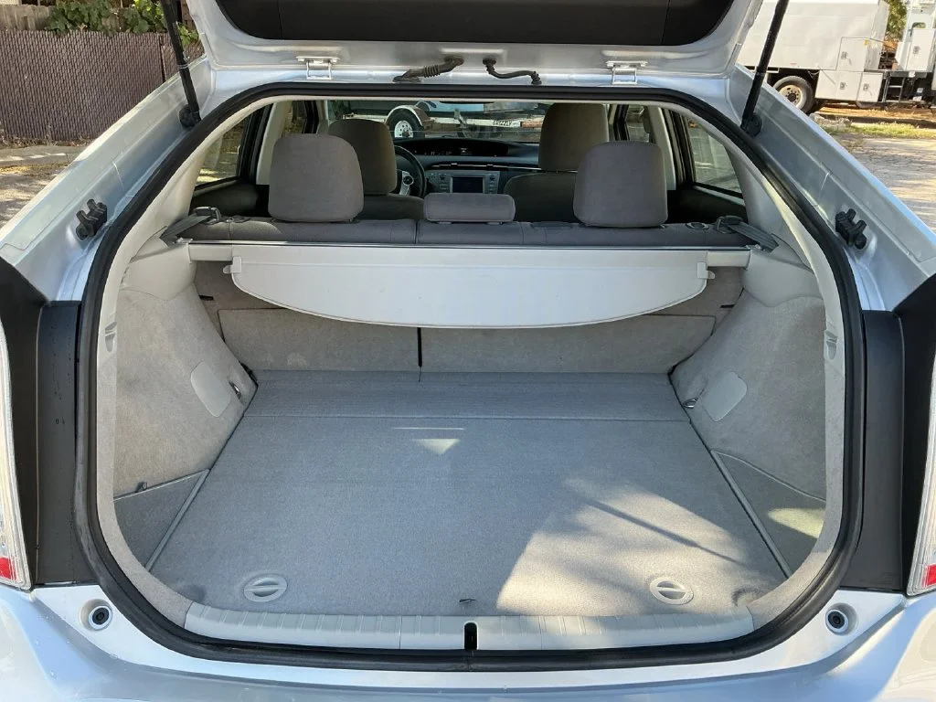 Used 2015 Silver Toyota Three image 28