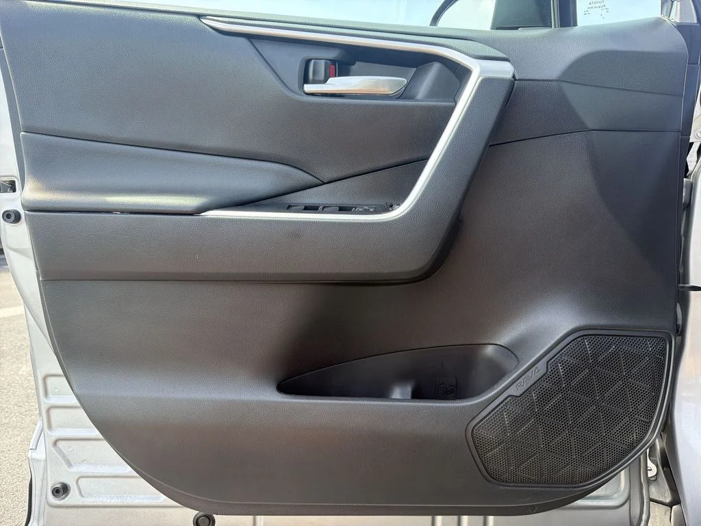 Used 2021 Silver Toyota XLE image 29