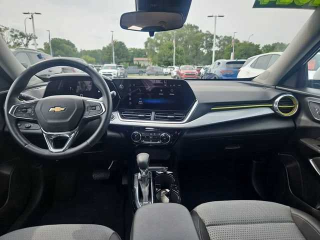 Used 2024 Summit White Chevrolet LT image 13