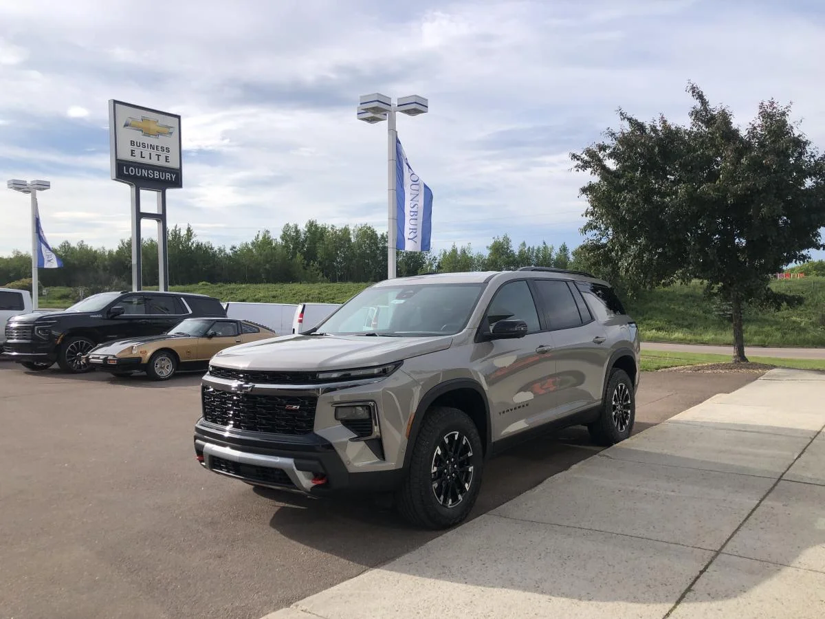New 2026 Grey Chevrolet Awd 4dr Z71 image 4