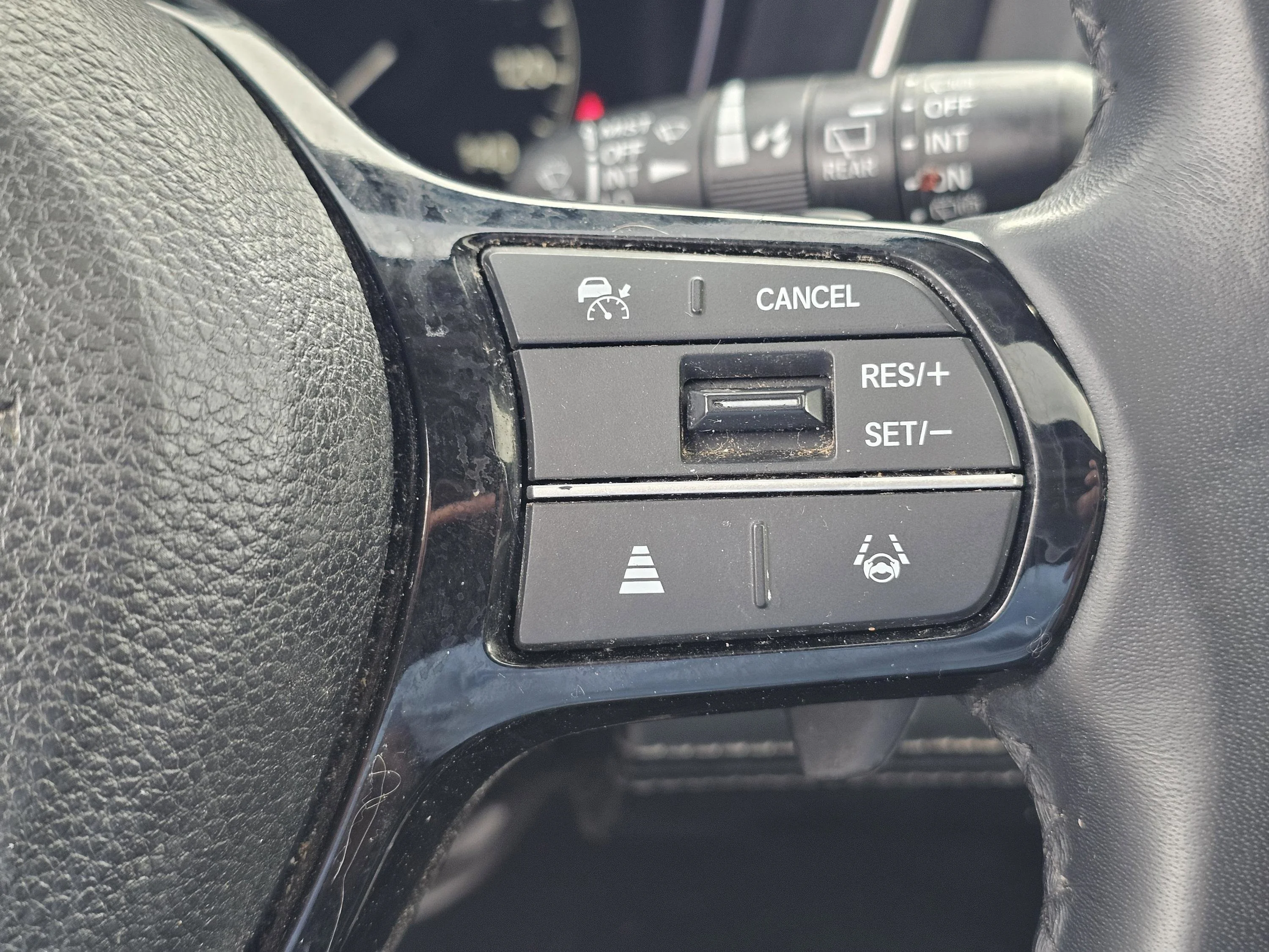 Used 2024 Sonic Gray Pearl Honda Touring image 20