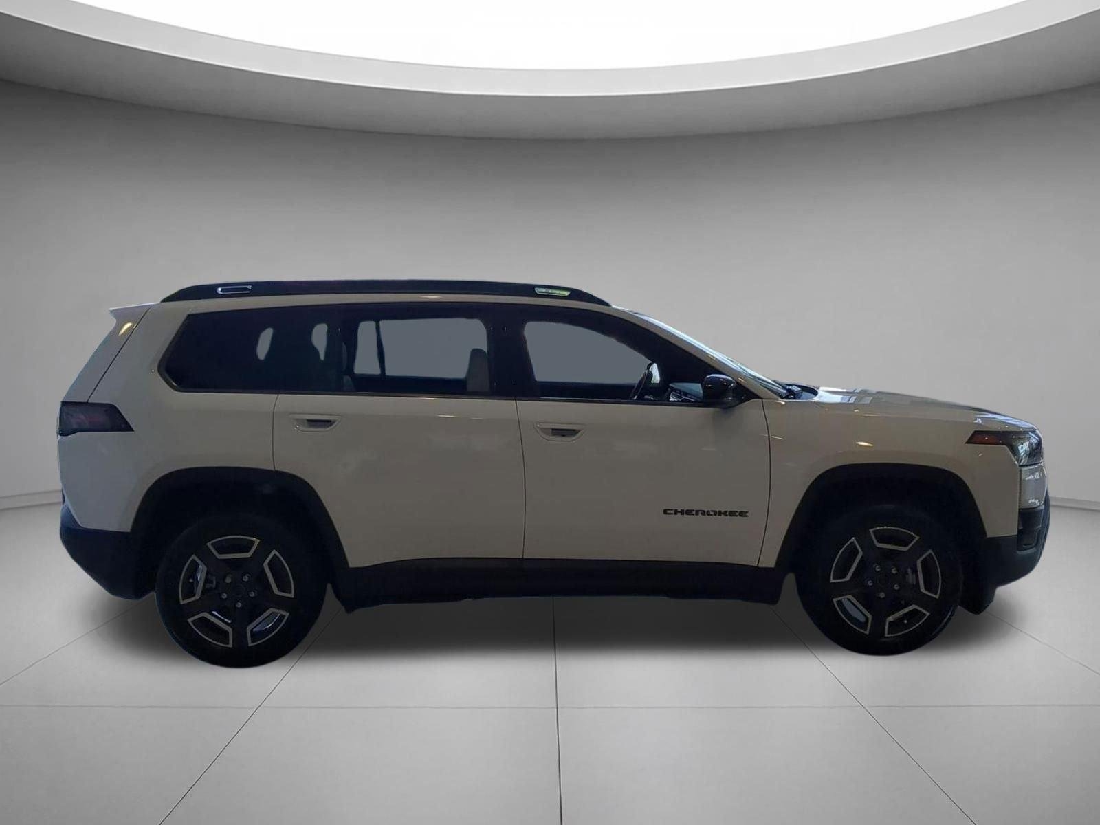 New 2026 Bright White Clear-Coat Exterior Paint Jeep Limited image 4