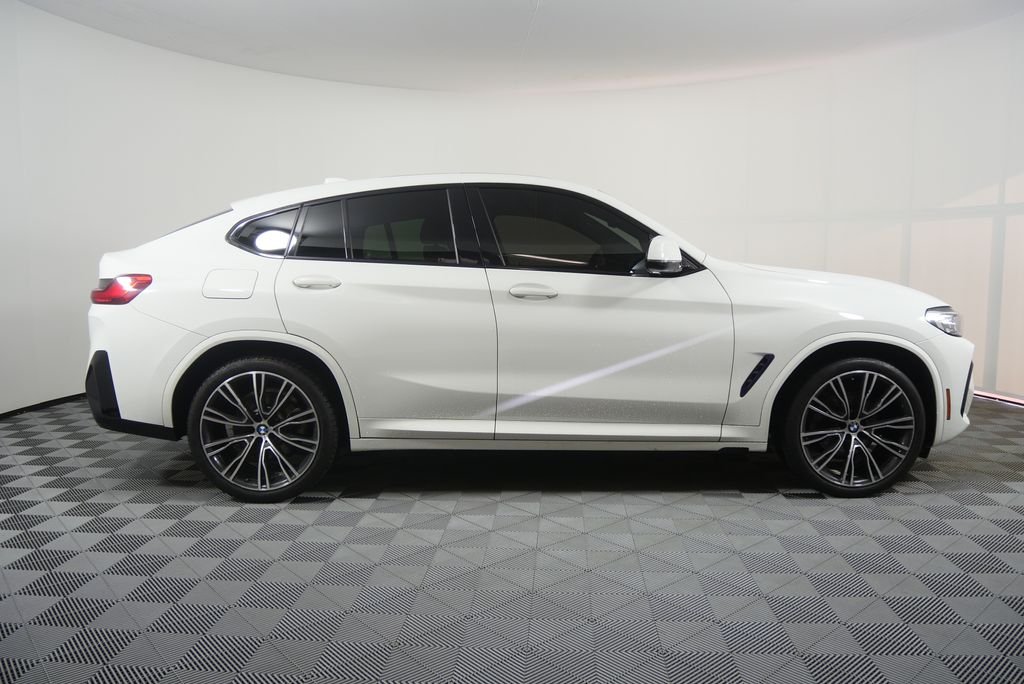 Used 2022 Alpine White BMW xDrive30i image 2