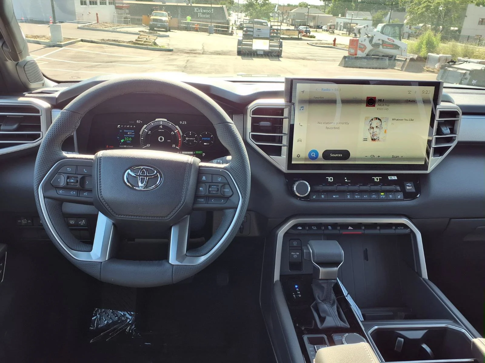 New 2026 Lunar Rock Toyota Tundra Limited image 4