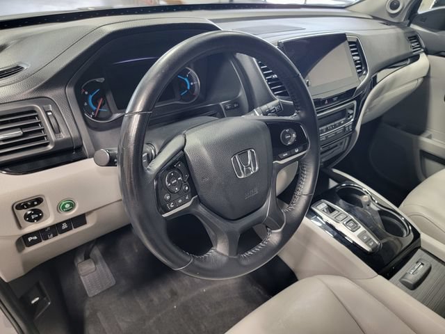 Used 2020 Silver Honda AWD Touring 7 Passenger image 12