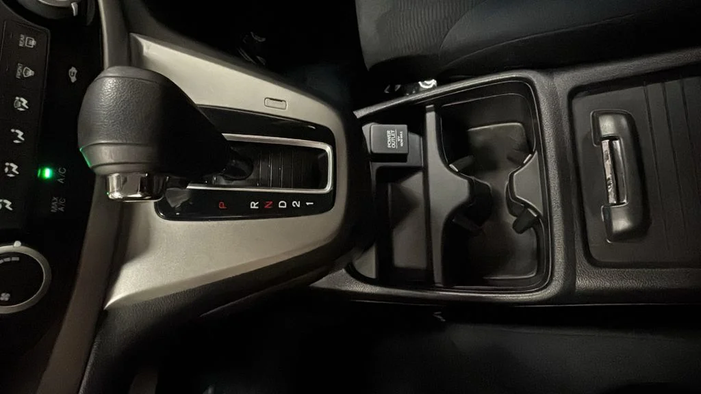 Used 2014 Silver Honda LX image 23