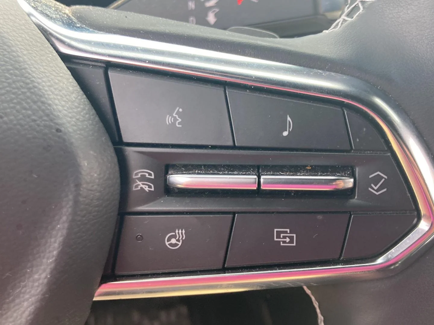 Used 2025 Mosaic Black Metallic Chevrolet AWD LT image 17