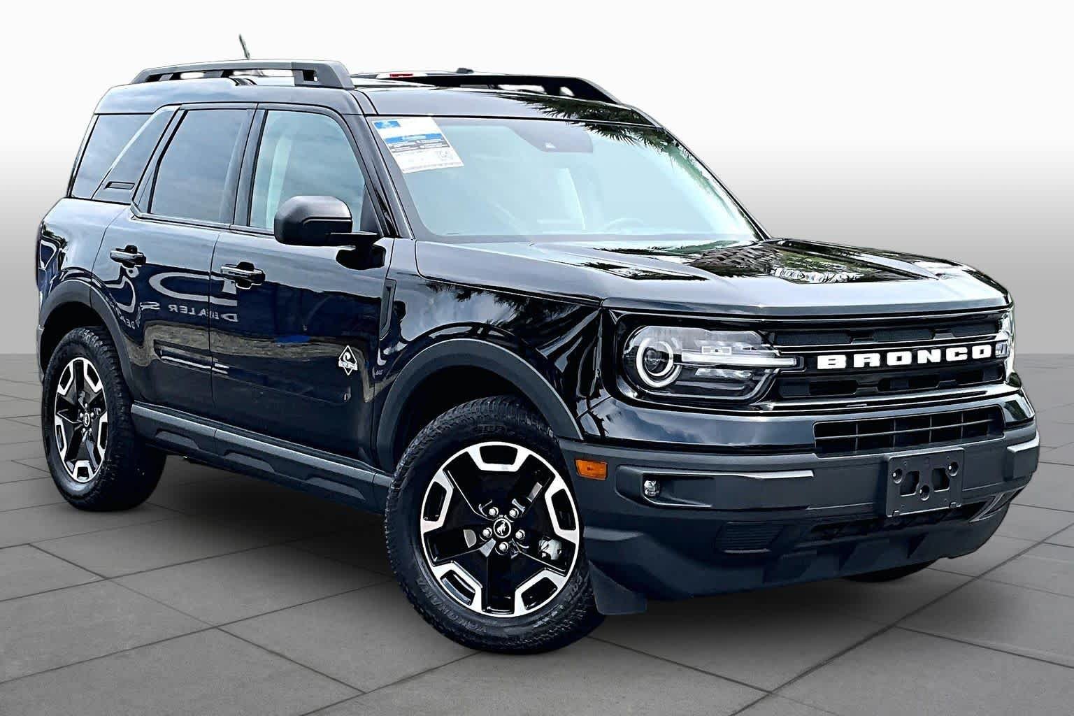 Used 2022 Shadow Black Ford Outer Banks image 3