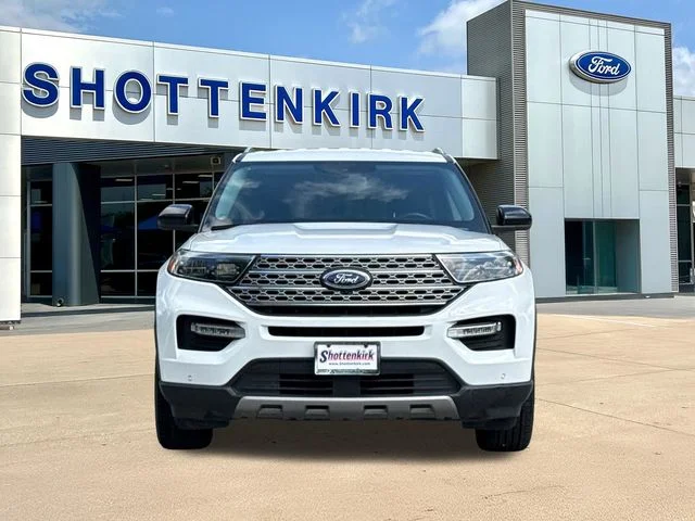 Used 2023 White Ford Limited image 2