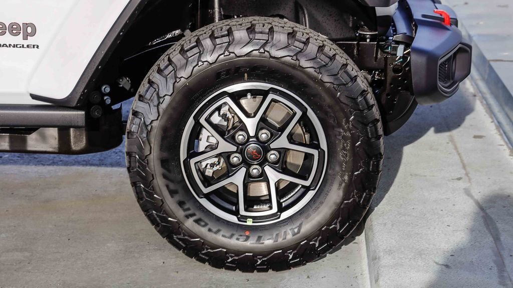 New 2026 Bright White Clearcoat Jeep Rubicon image 11