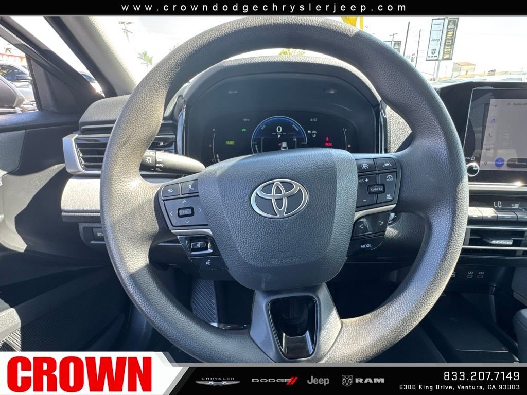 Used 2025  Toyota LE image 23