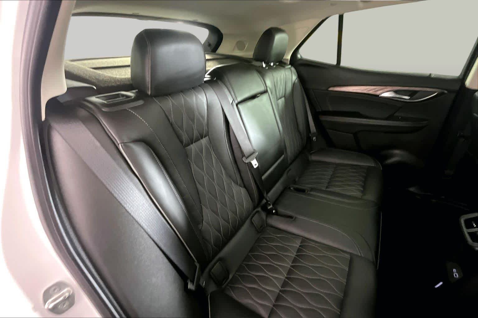 Used 2021 Summit White Buick Avenir image 20
