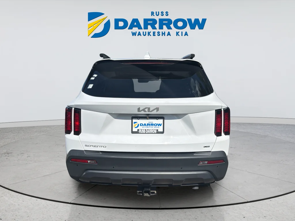 Used 2023 White Kia X-Line EX image 4