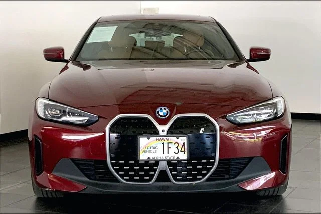 Used 2023 Aventurin Red Metallic BMW eDrive35 image 3