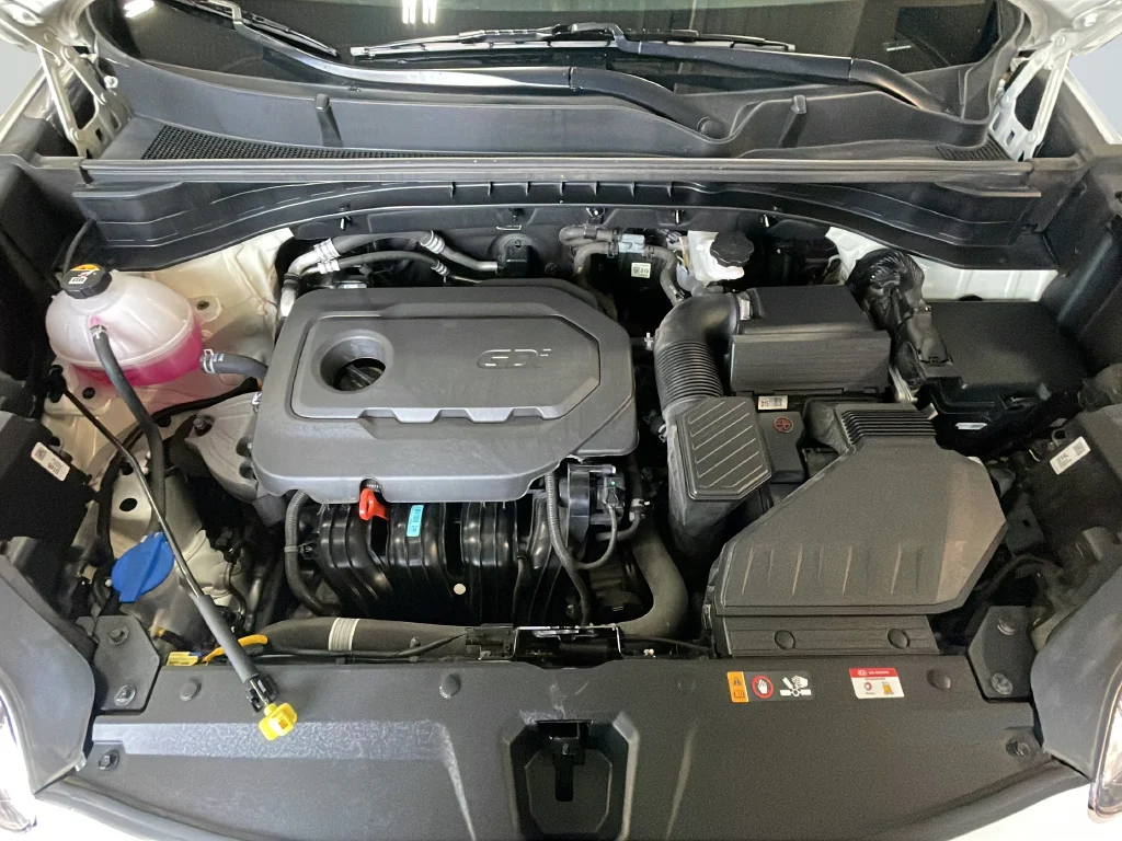 Used 2022 White Kia LX image 40