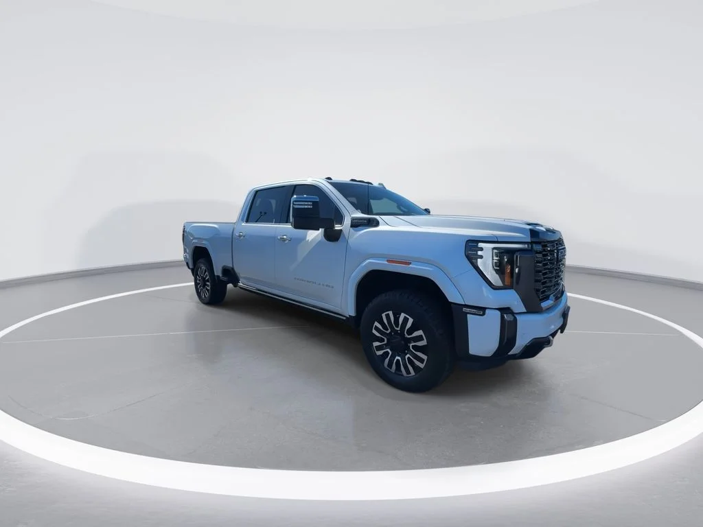 Used 2024 White GMC Denali Ultimate image 2