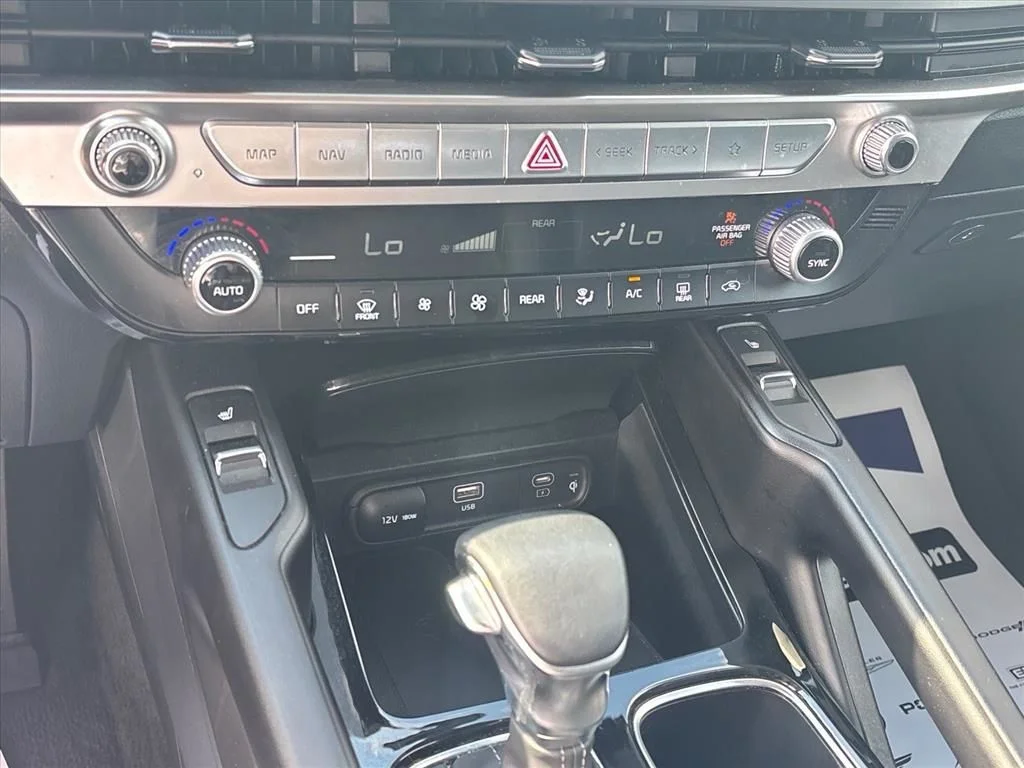Used 2025 Silver Kia S image 20
