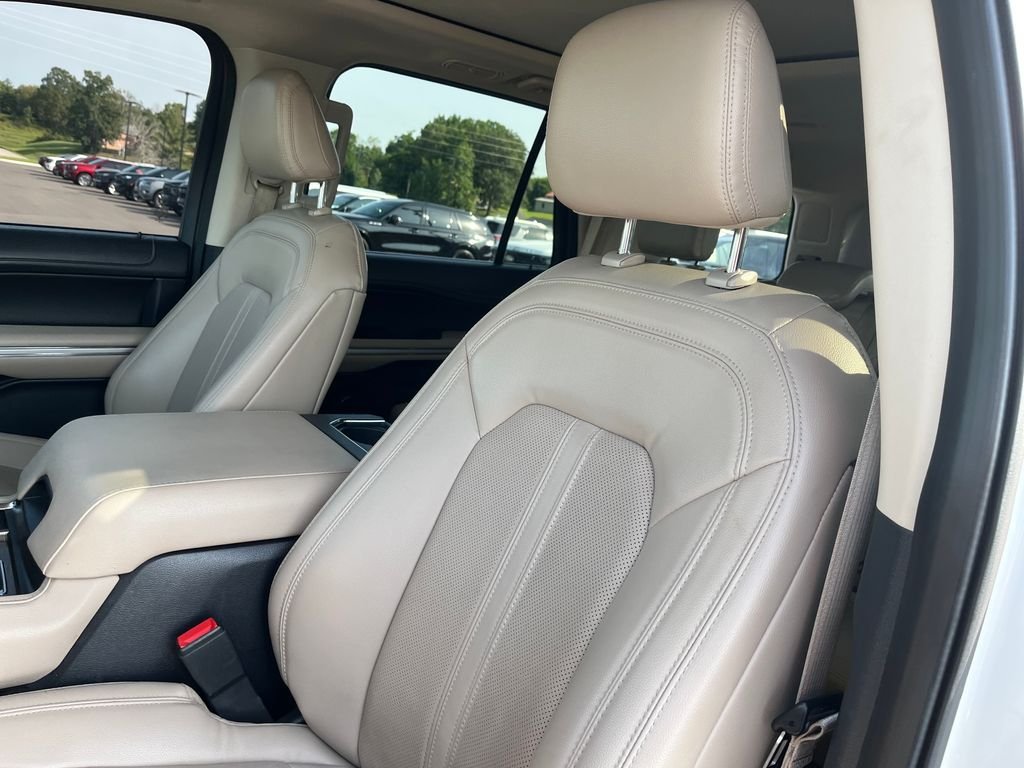 Used 2022 White Ford Limited image 12