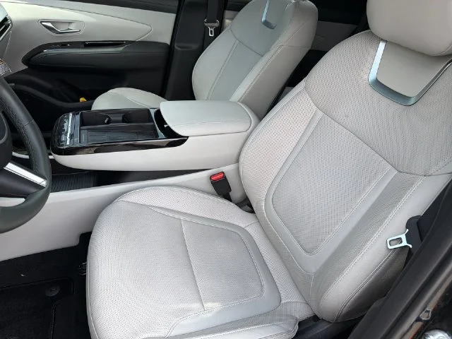 Used 2025 Black Hyundai Limited image 42