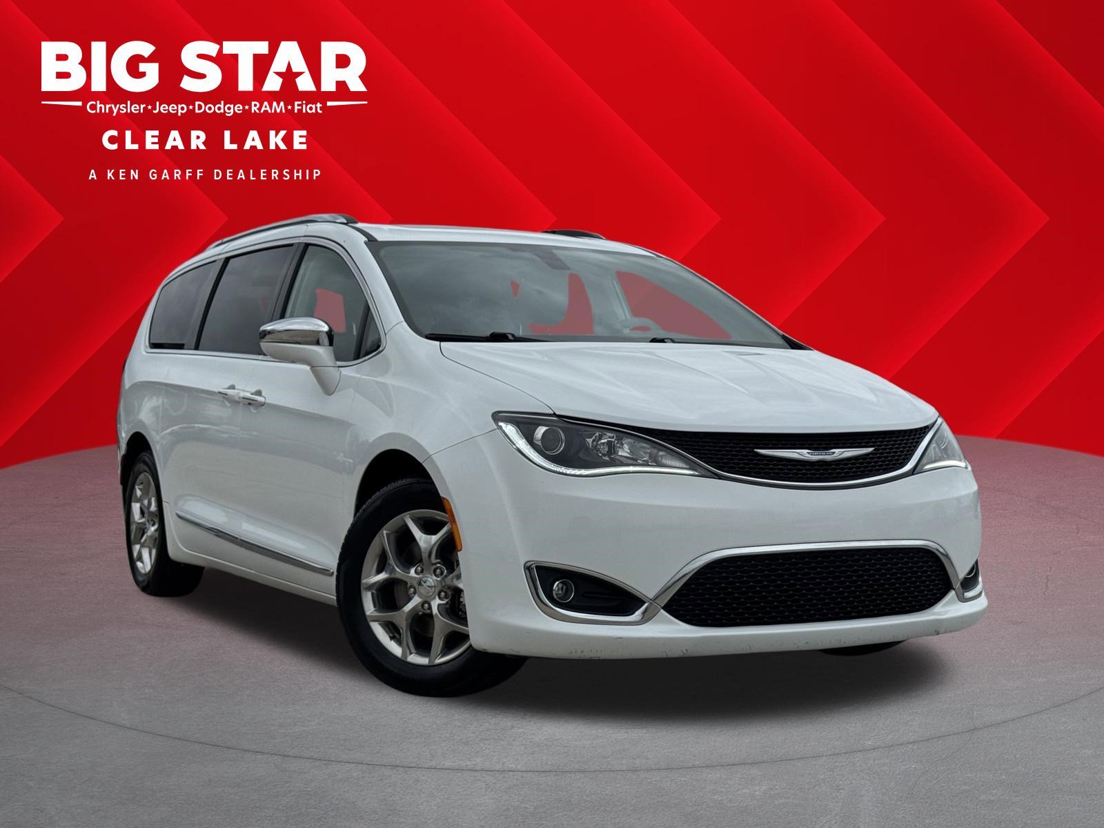 2018 Chrysler Pacifica Limited's photo