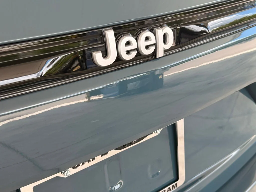 New 2026 Steel Blue Exterior Paint Jeep Limited image 34