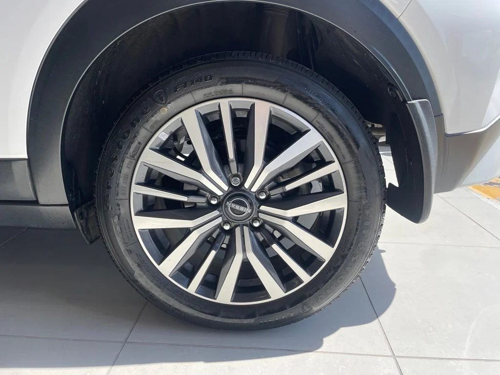 Used 2024 White Nissan SV image 17