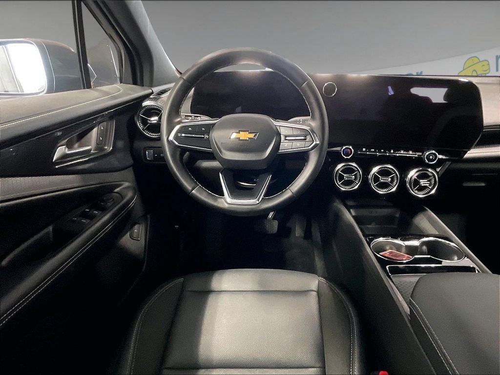 Used 2024 Gray Chevrolet LT image 17