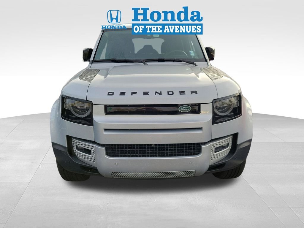 Used 2024 Silicon Silver Premium Metallic Land Rover S image 2