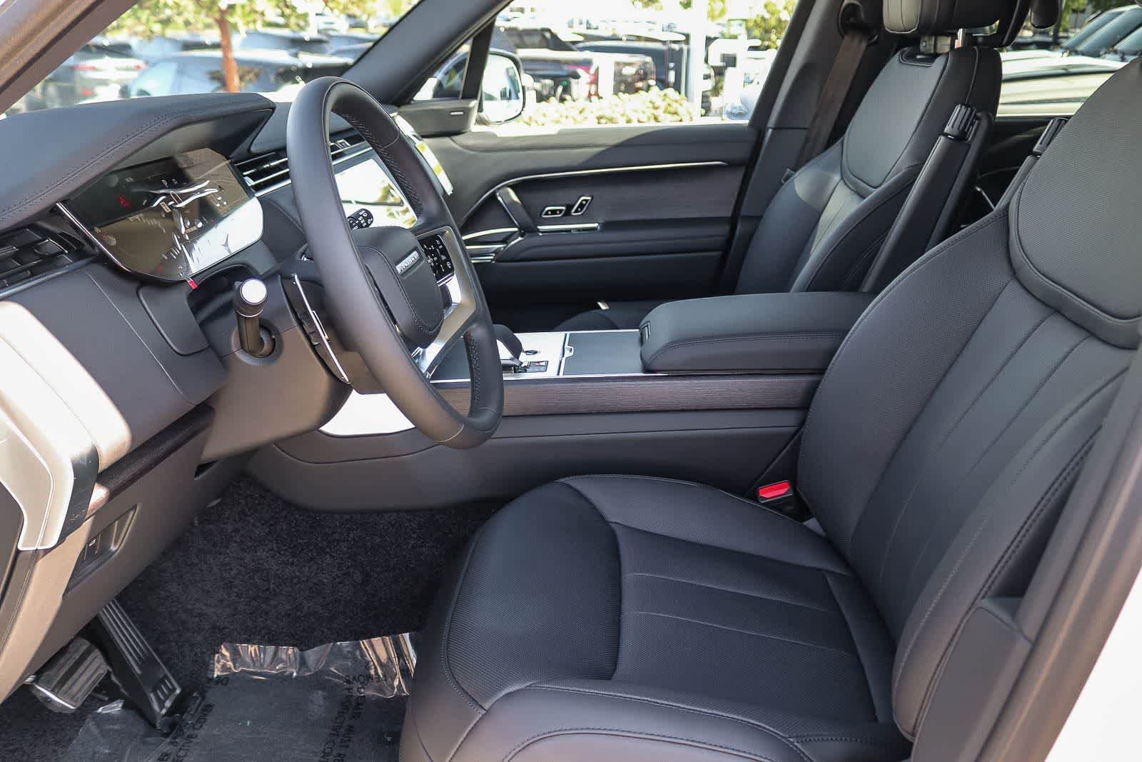New 2026 Fuji White Land Rover SE image 17