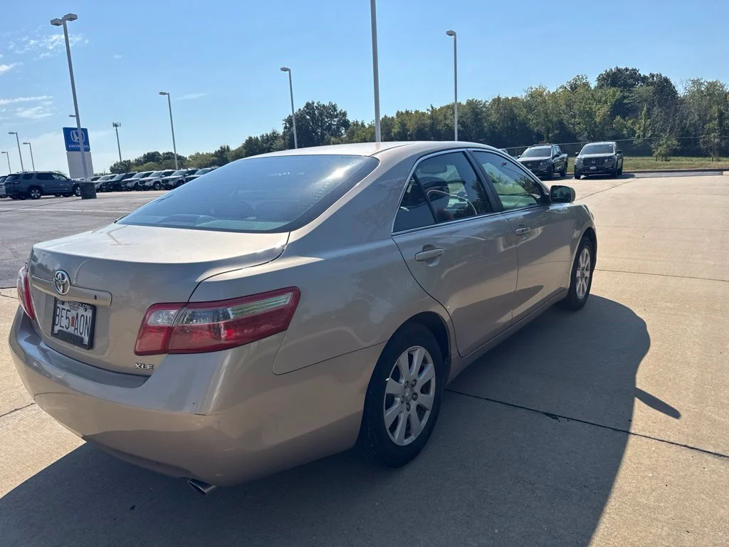 Used 2008  Toyota XLE image 5