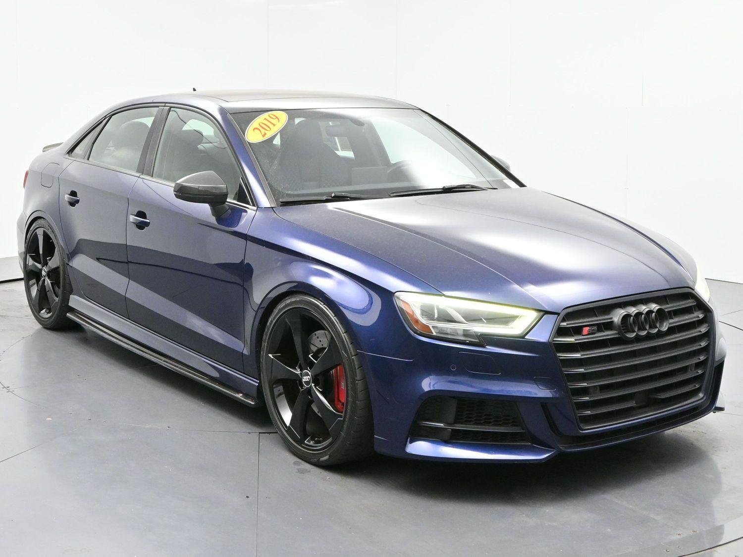 Used 2019 Navarra Blue Metallic Audi Premium Plus image 2