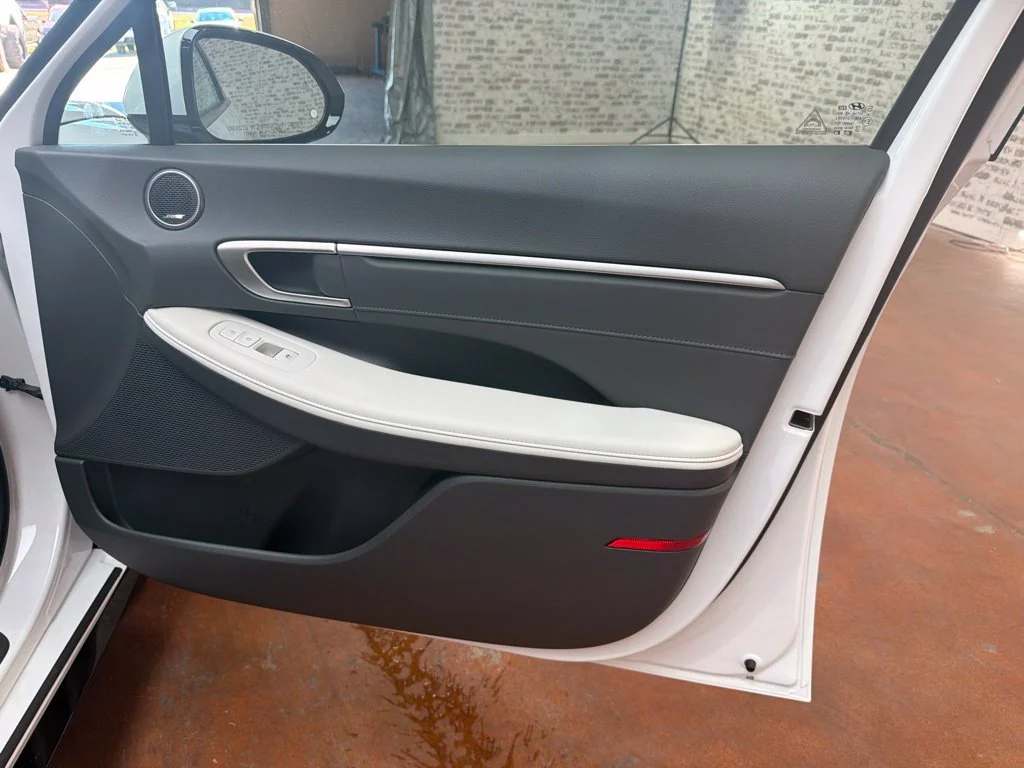 New 2027 Serenity White Hyundai Limited image 11