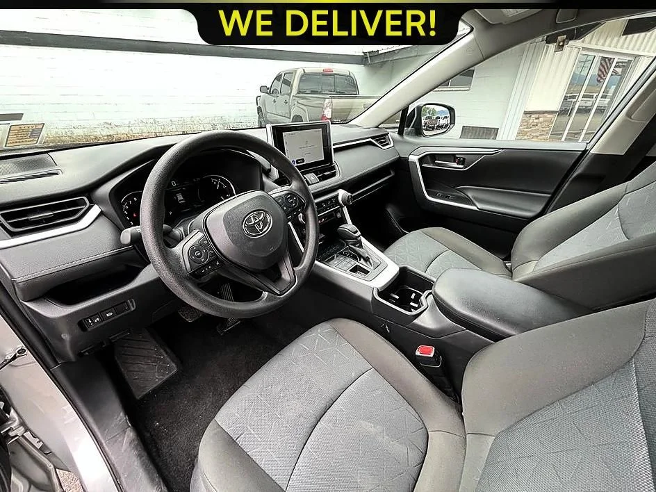 Used 2025 Silver Toyota XLE image 10