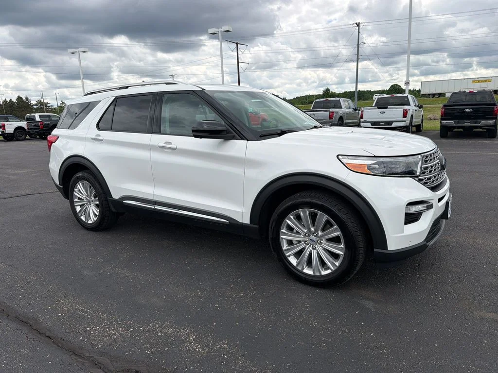 Used 2023 White Ford Limited image 7