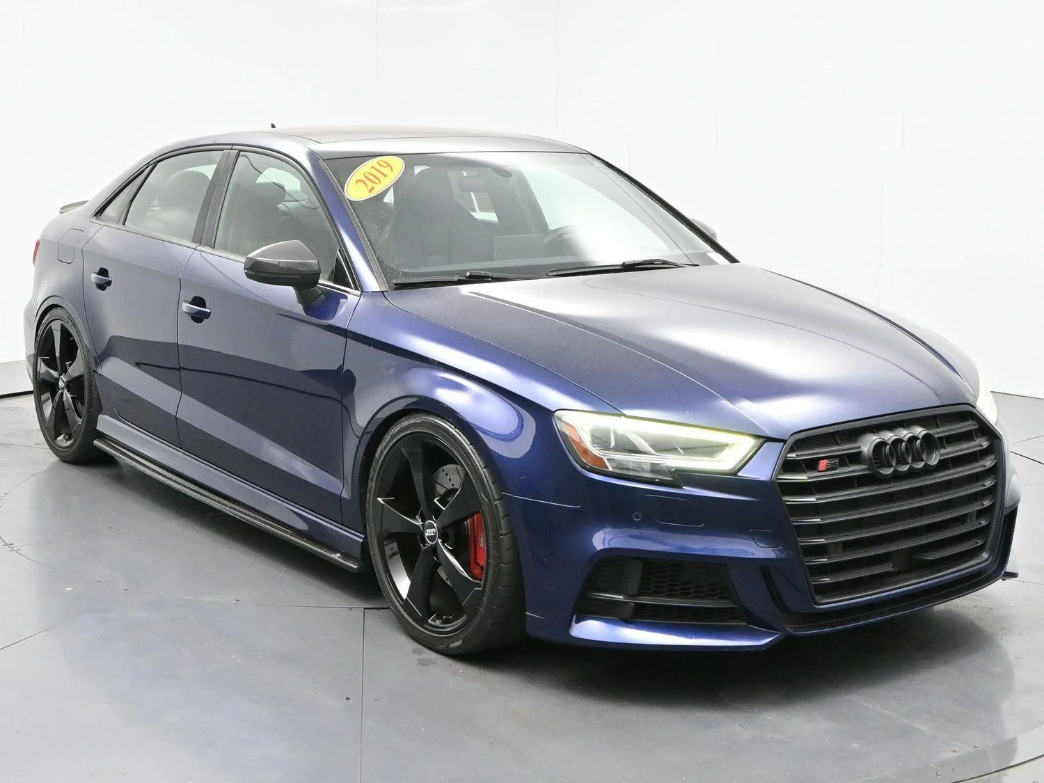Used 2019 Navarra Blue Metallic Audi Premium Plus image 2