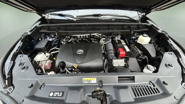 Used 2020  Toyota XLE image 33
