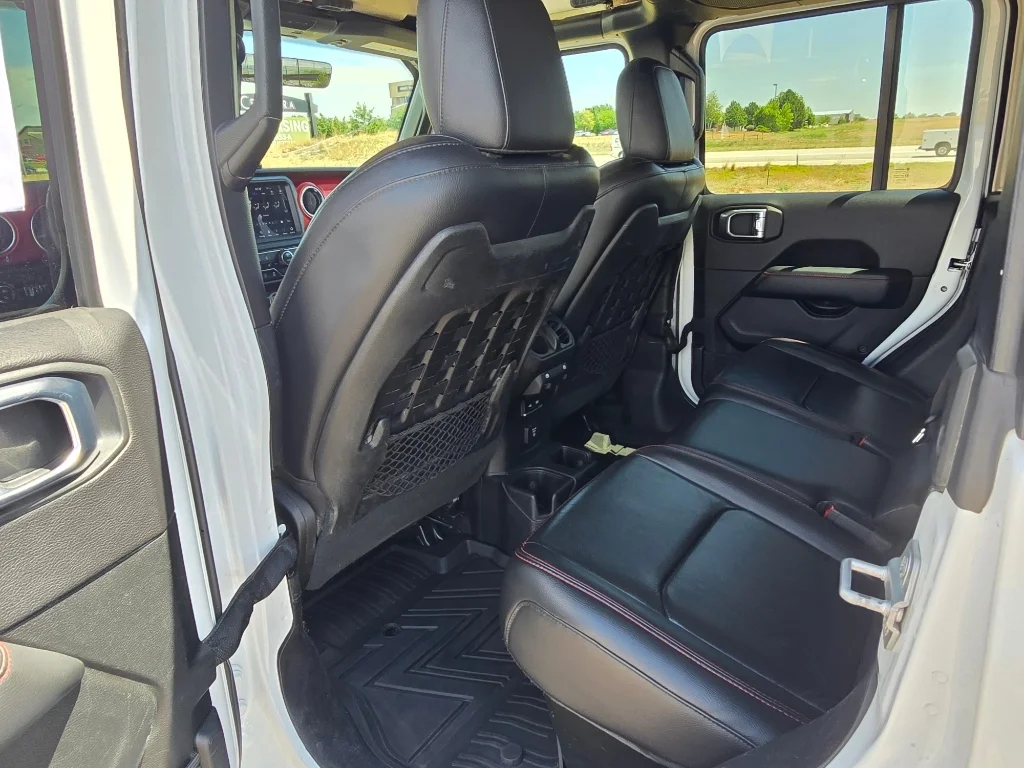 Used 2020 Bright White Clearcoat Jeep Rubicon image 15