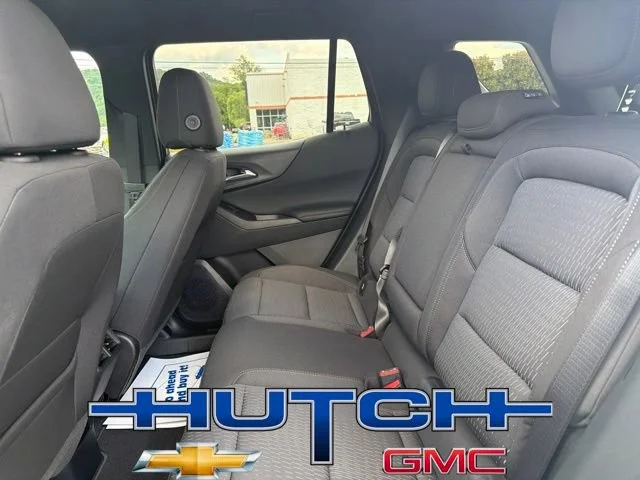 New 2027 Summit White Chevrolet LT image 17